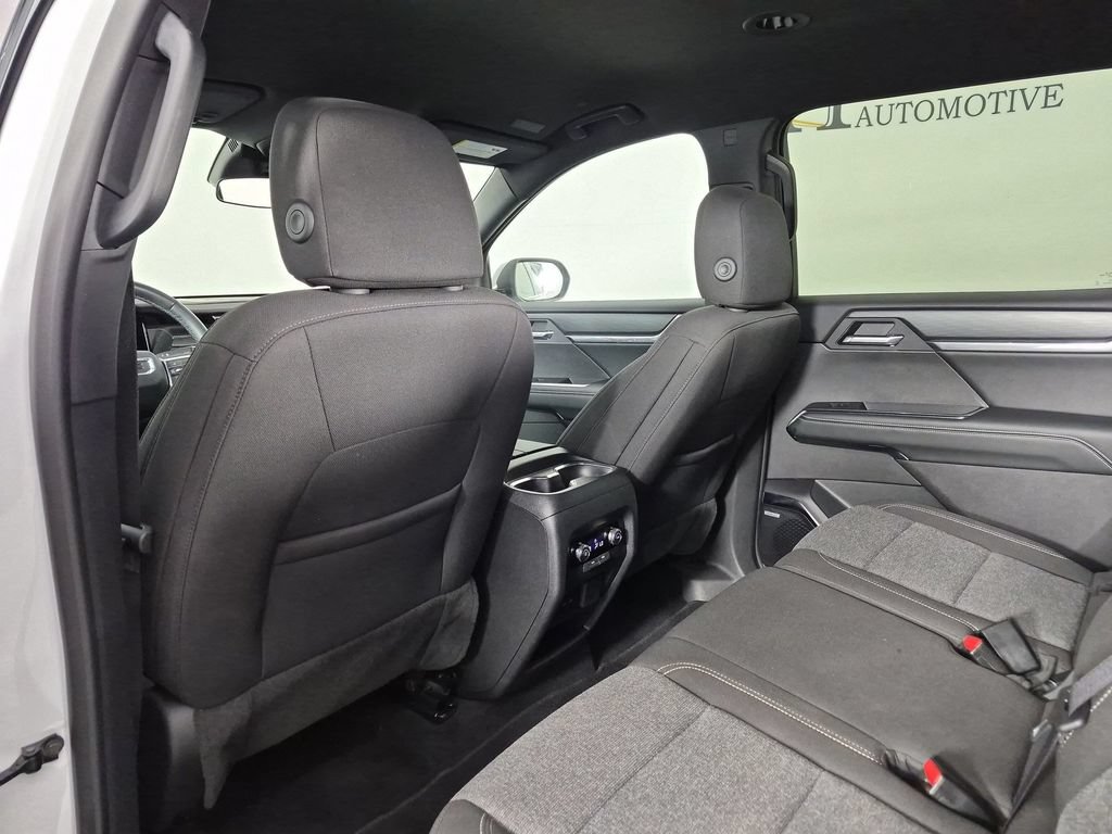 Used 2025 GMC Acadia Elevation FWD image 32