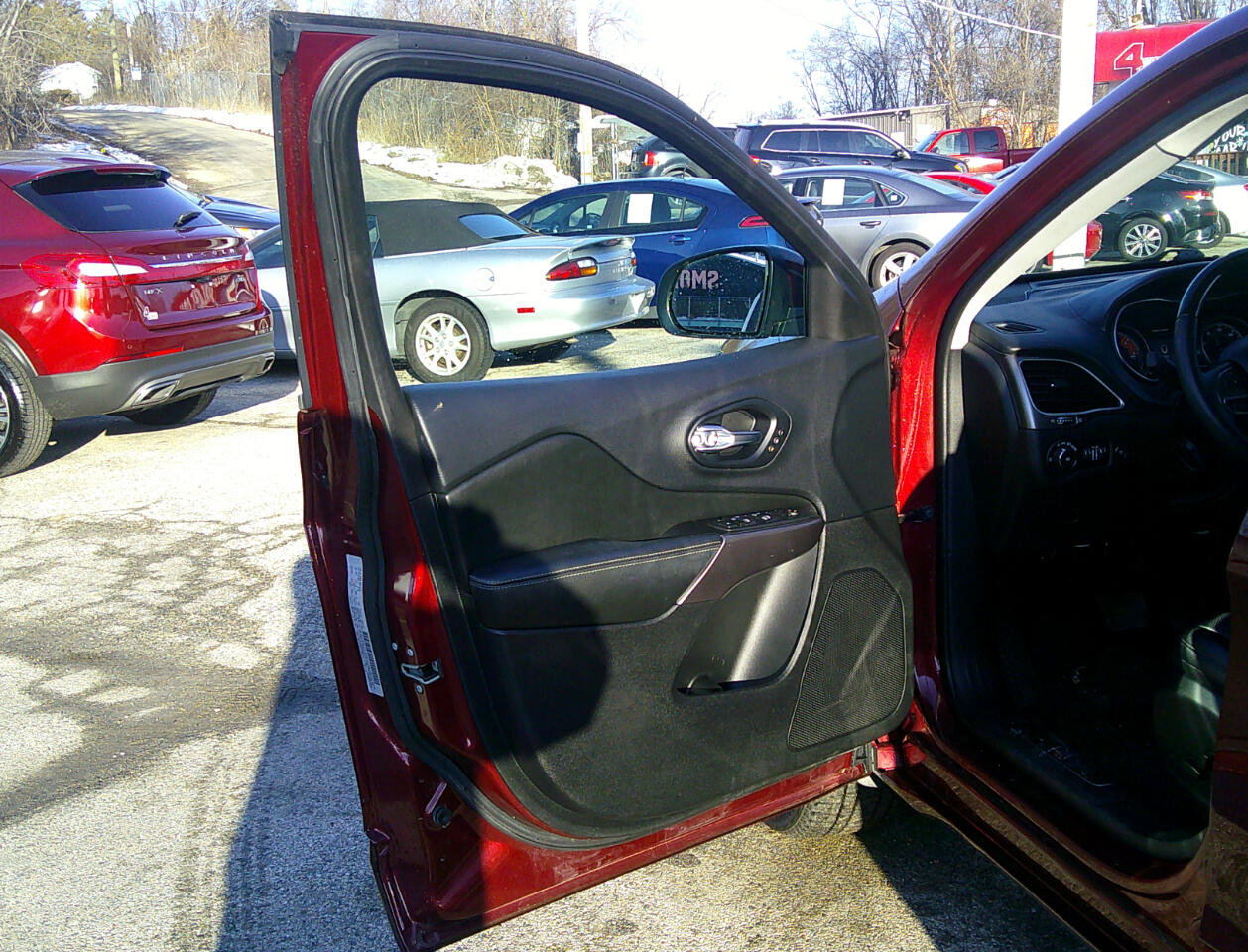 Used 2019 Jeep Cherokee Overland w/ Trailer Tow Group image 17