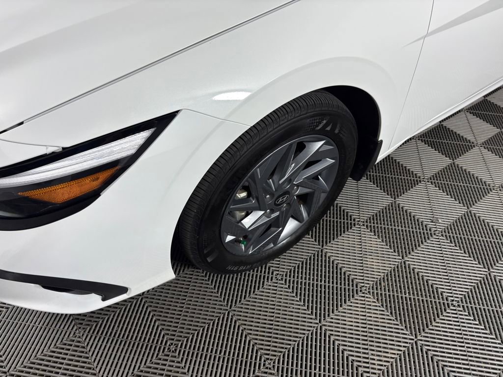 Used 2024 Hyundai Elantra SEL image 10