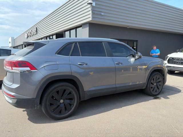 Certified 2024 Volkswagen Atlas Cross Sport SE AWD/4WD image 3