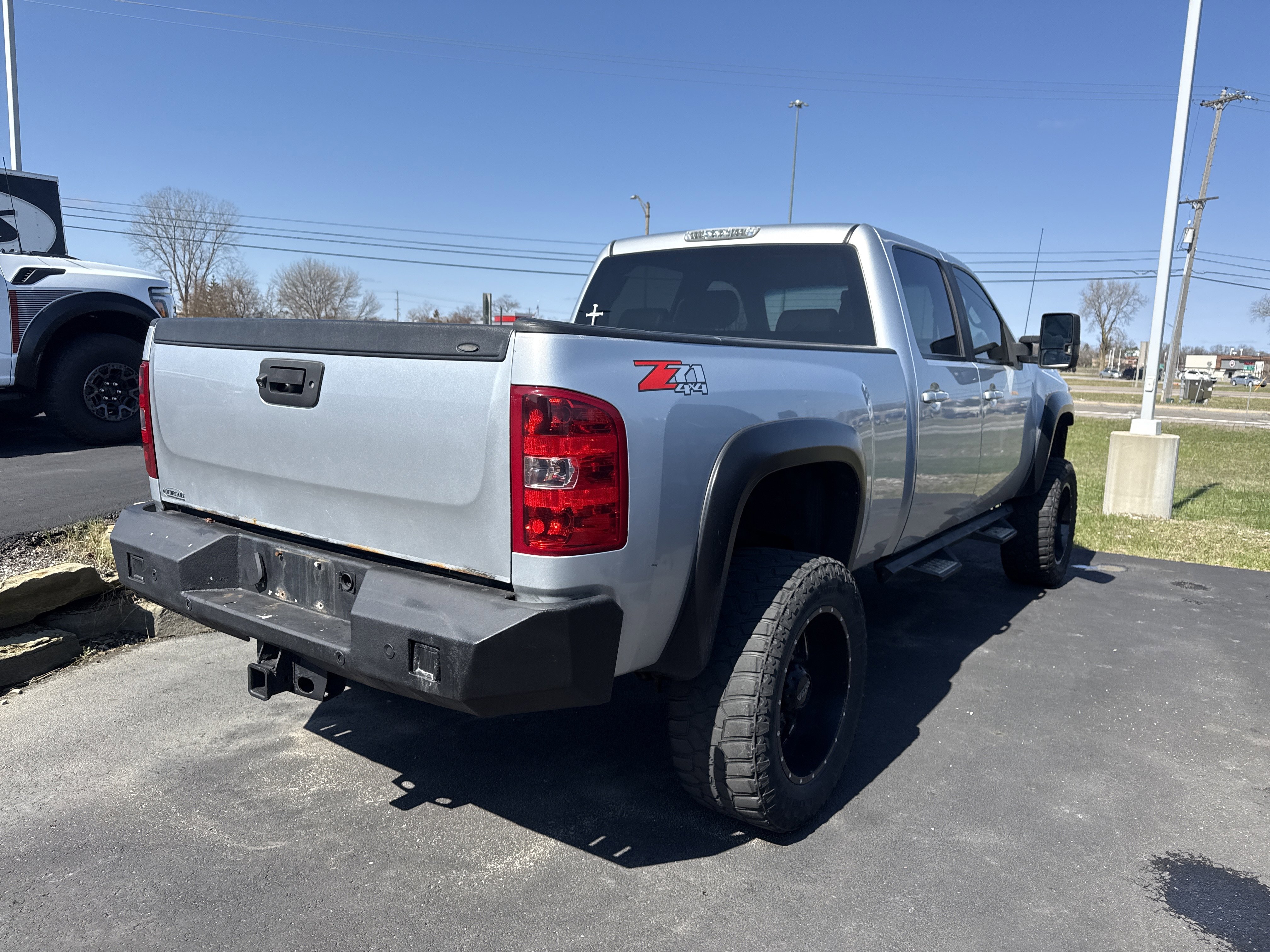 Used 2014 Chevrolet Silverado 2500 LT w/ Z71 Appearance Package AWD/4WD image 4