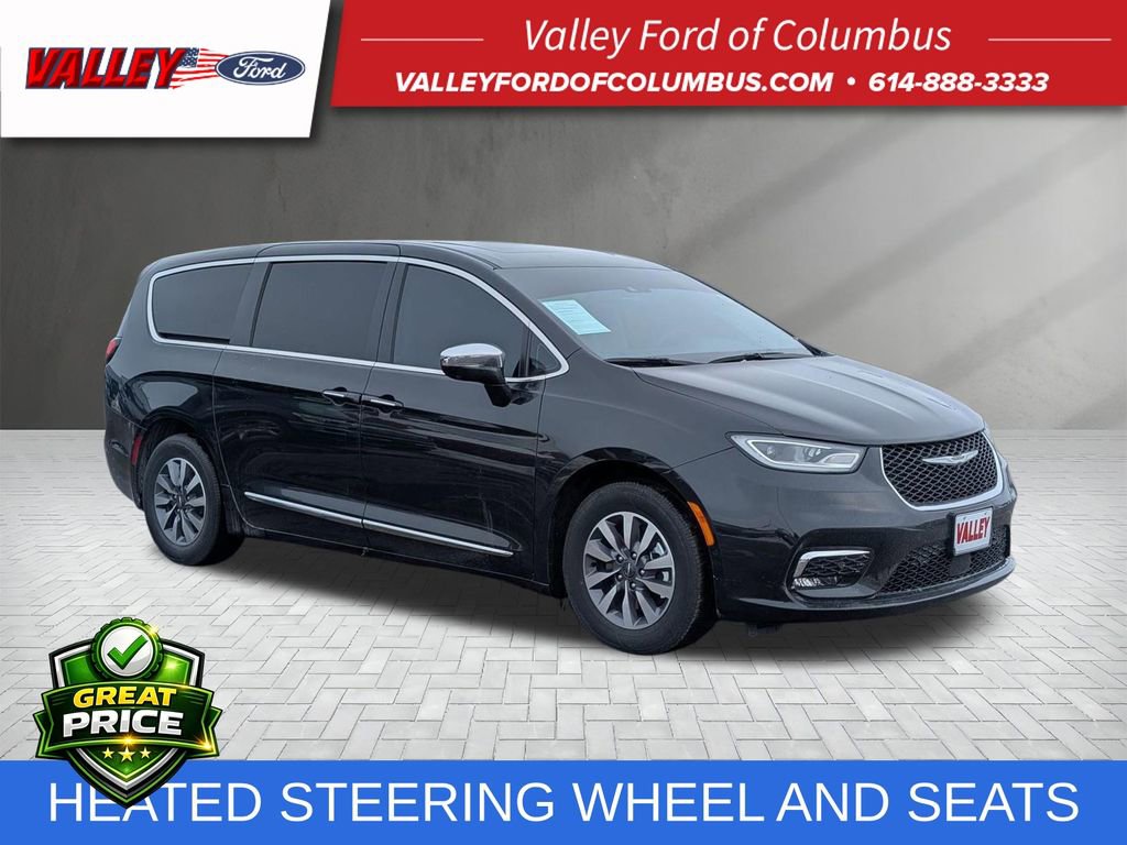Used 2023 Chrysler Pacifica Touring-L