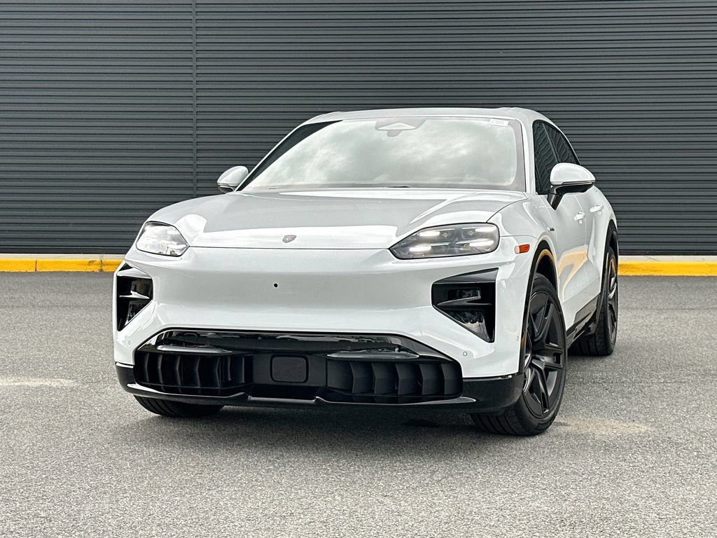 New 2026 Porsche Cayenne Turbo AWD/4WD image 1