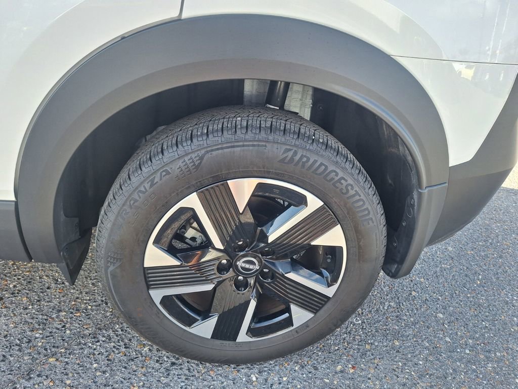 Used 2025 Nissan Kicks SR image 23