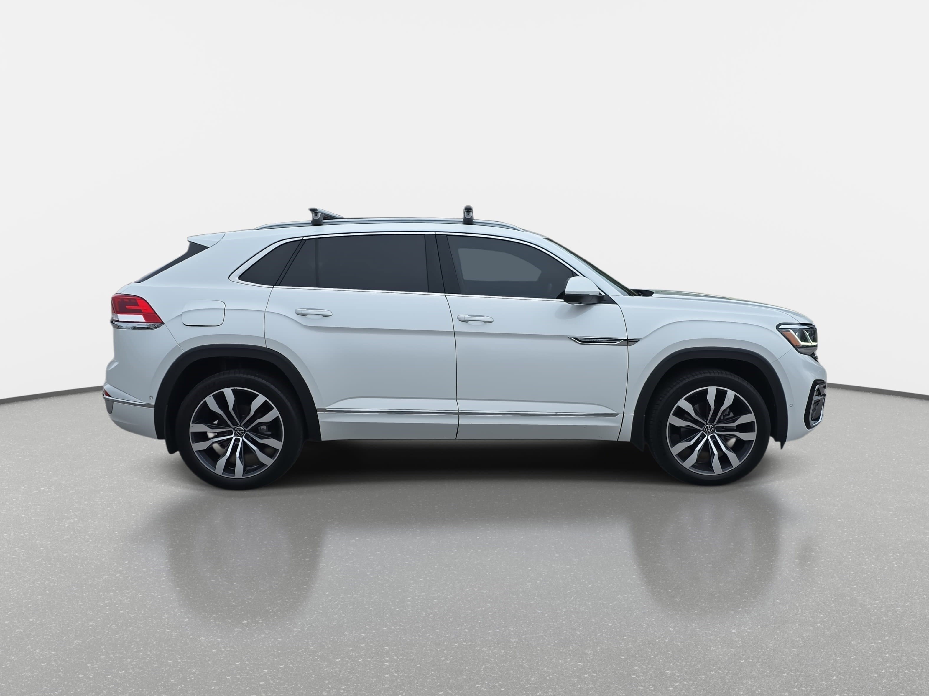 Used 2022 Volkswagen Atlas Cross Sport SEL Premium R-Line image 4