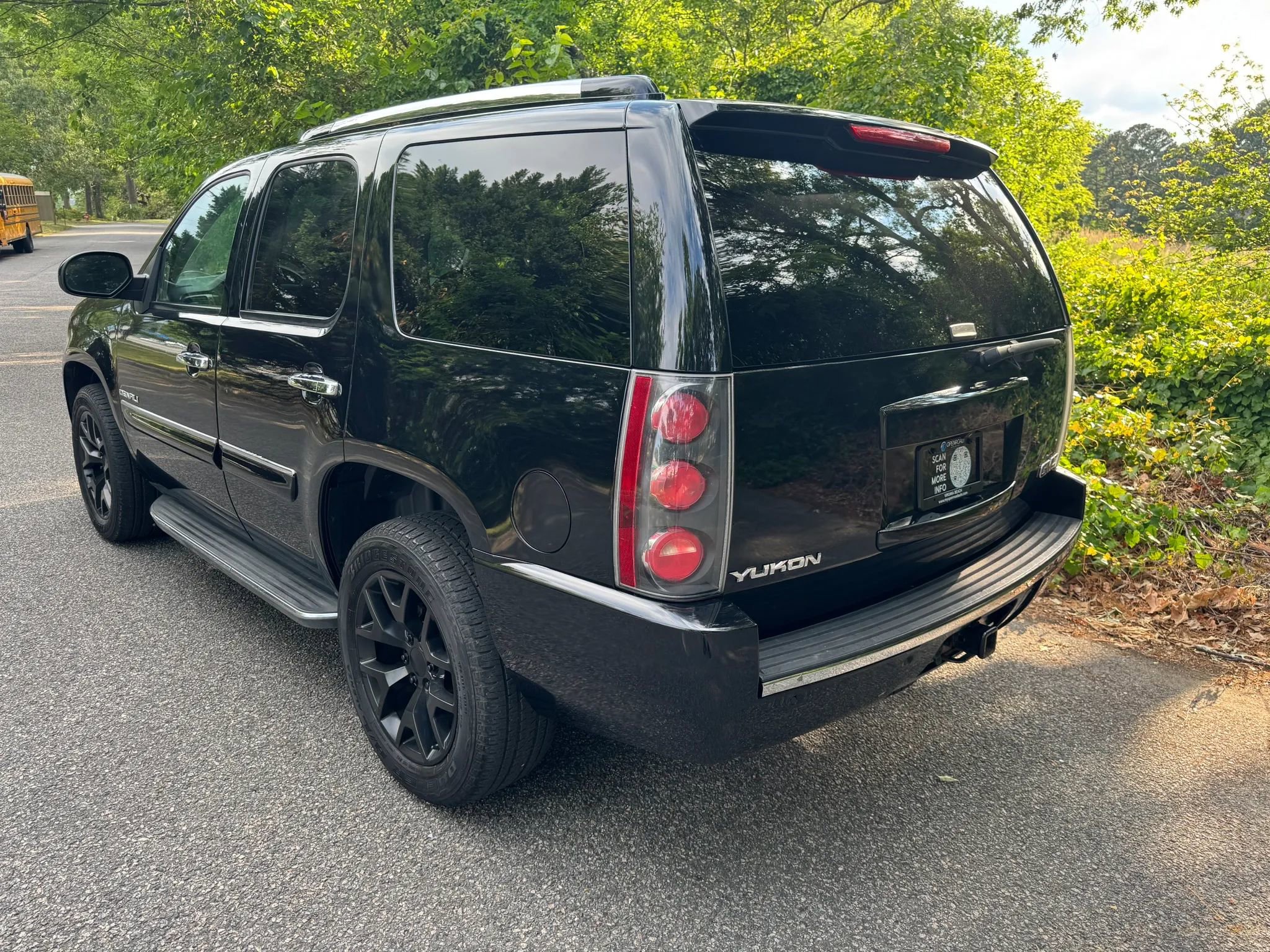 Used 2008 GMC Yukon Denali AWD/4WD image 7