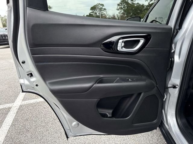 New 2026 Jeep Compass Latitude image 8