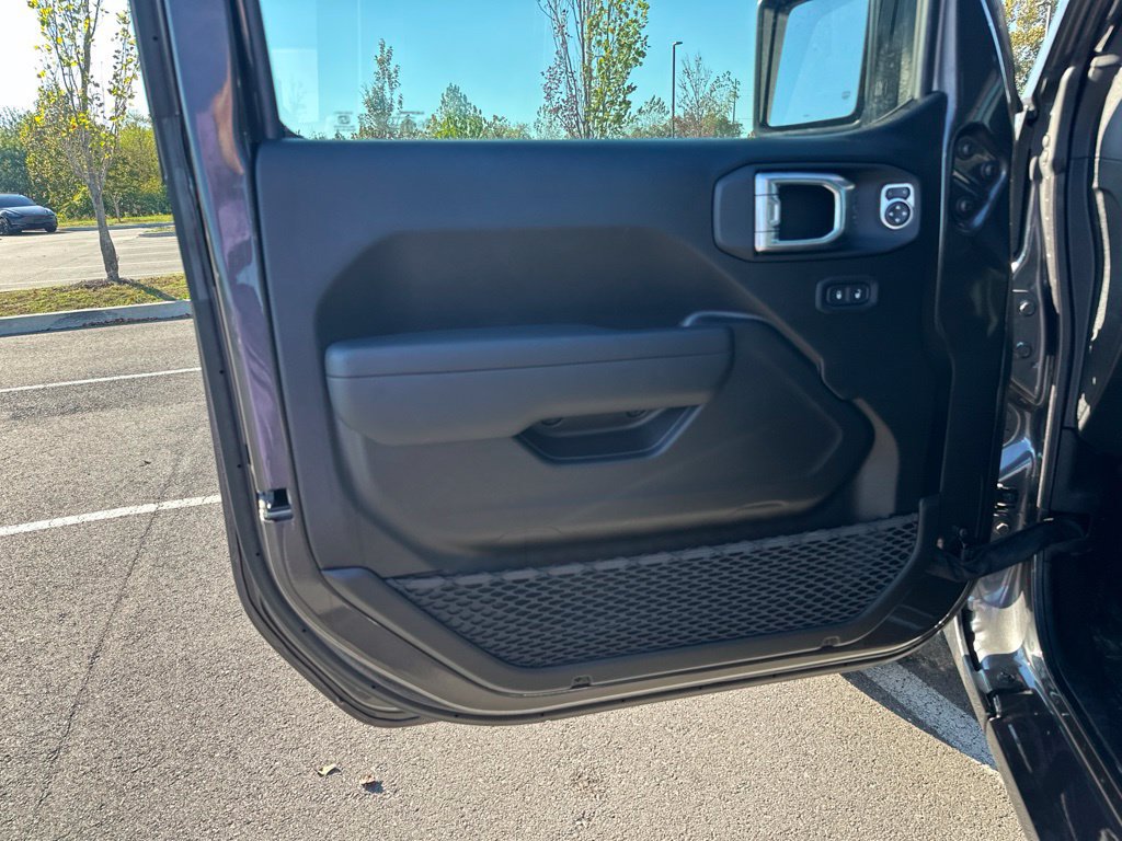 New 2026 Jeep Gladiator Sport w/ Dual Top Group AWD/4WD image 12