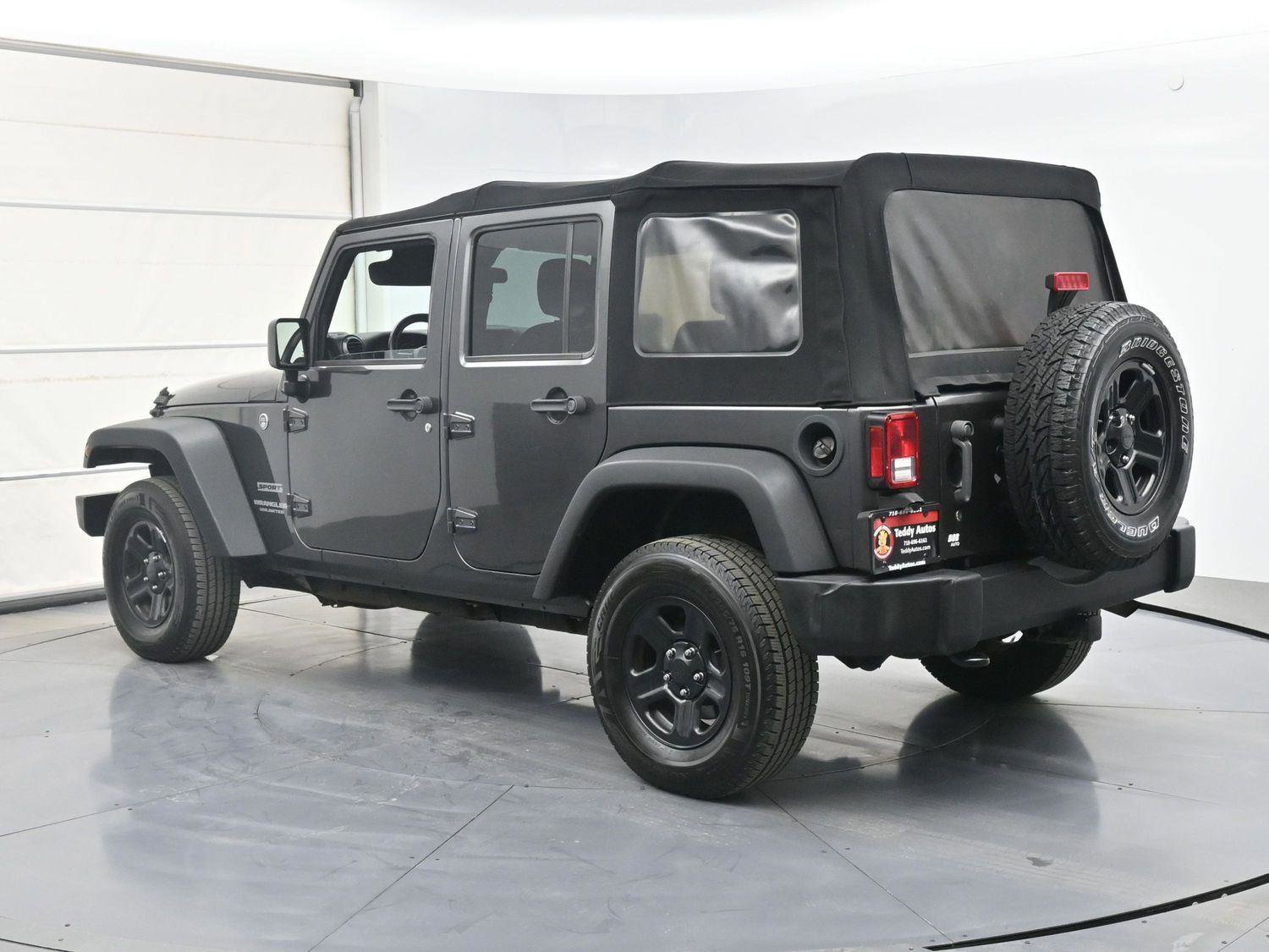 Used 2017 Jeep Wrangler Unlimited Sport w/ Connectivity Group AWD/4WD image 19