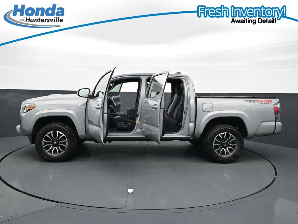 Used 2020 Toyota Tacoma TRD Sport AWD/4WD image 41