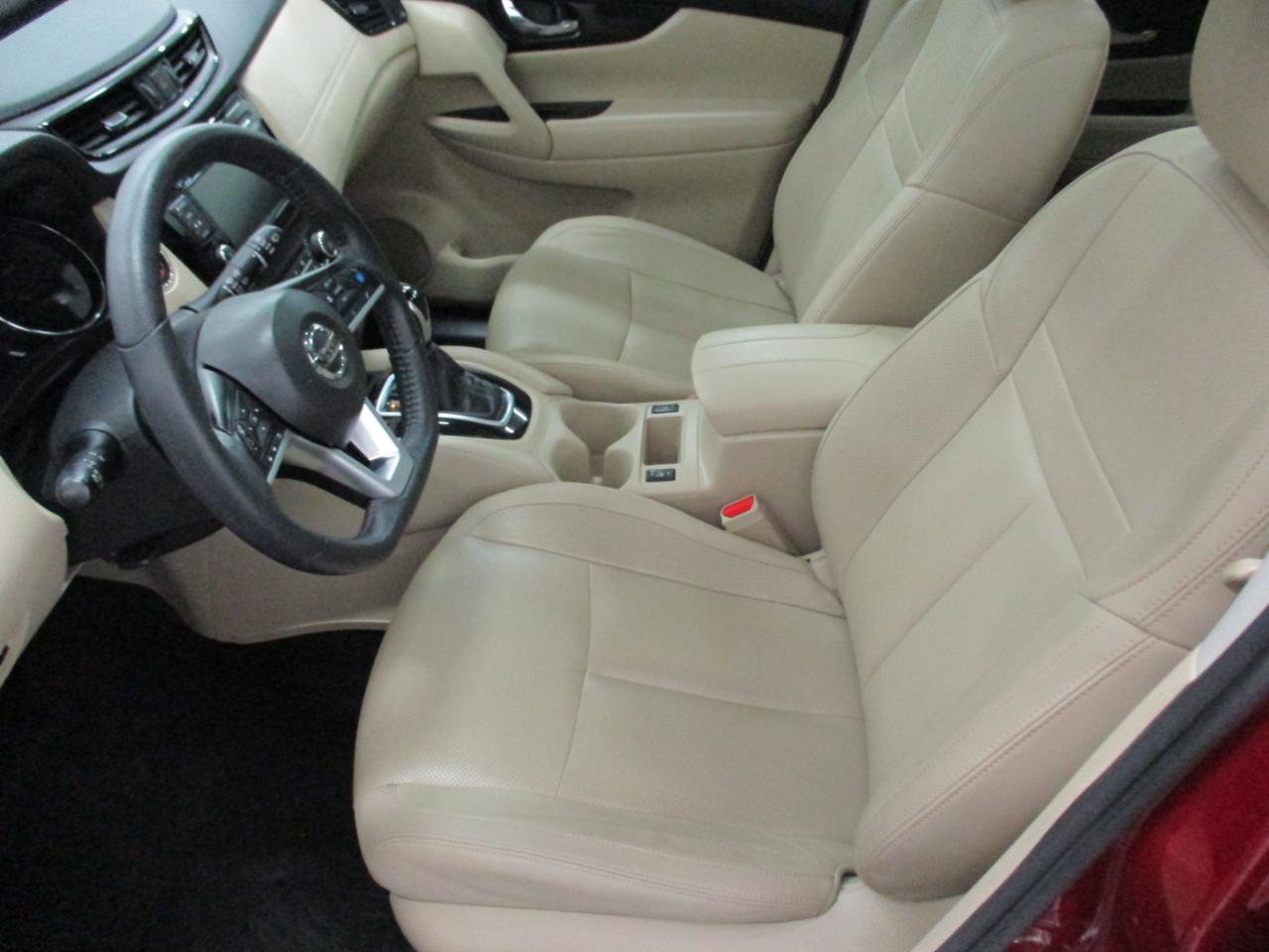 Used 2020 Nissan Rogue SL w/ Premium Package image 12