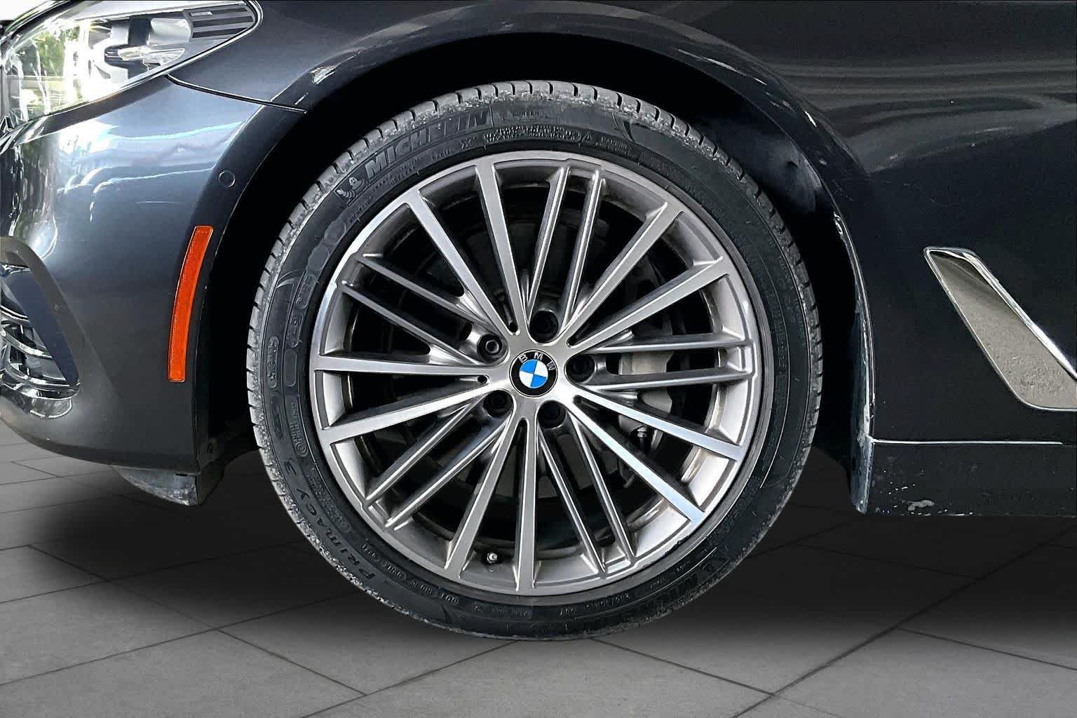 Used 2020 BMW 540i w/ Convenience Package RWD image 10