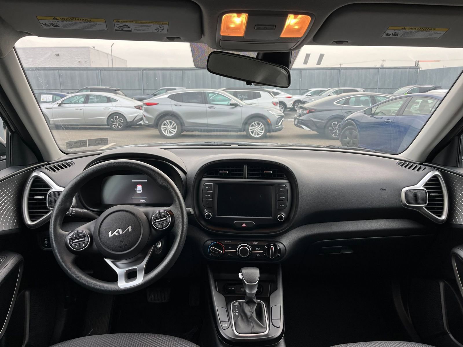 Used 2025 Kia Soul LX w/ LX Technology Package FWD image 31