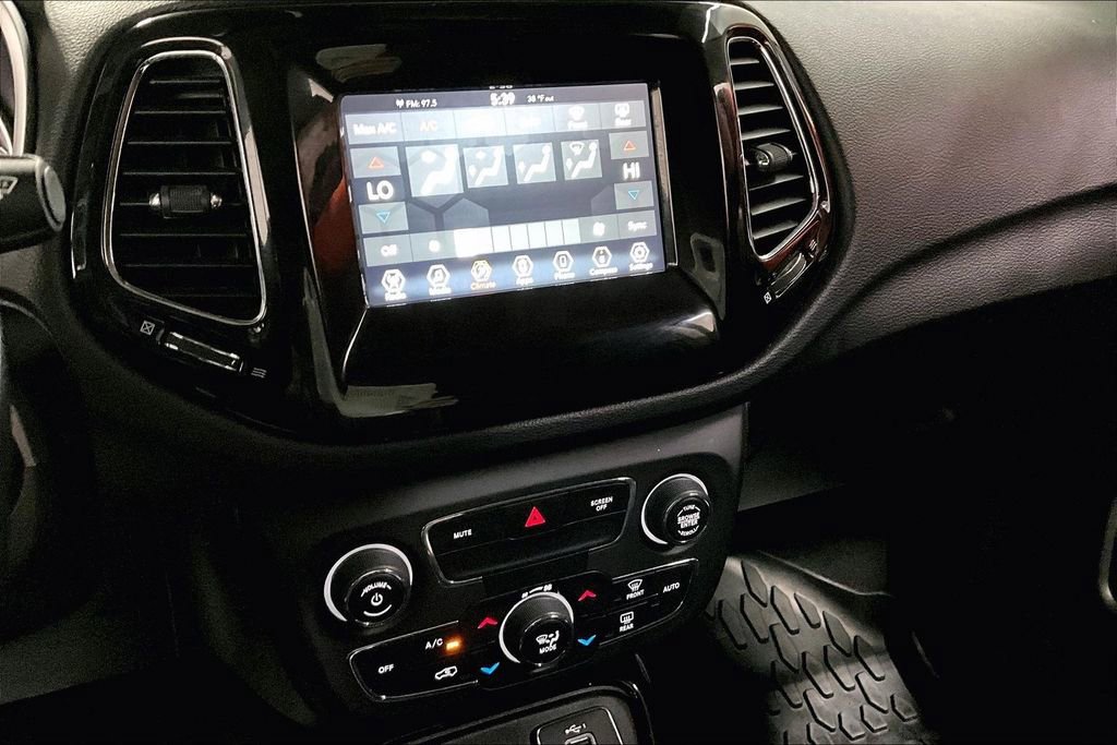 Used 2020 Jeep Compass Latitude image 10