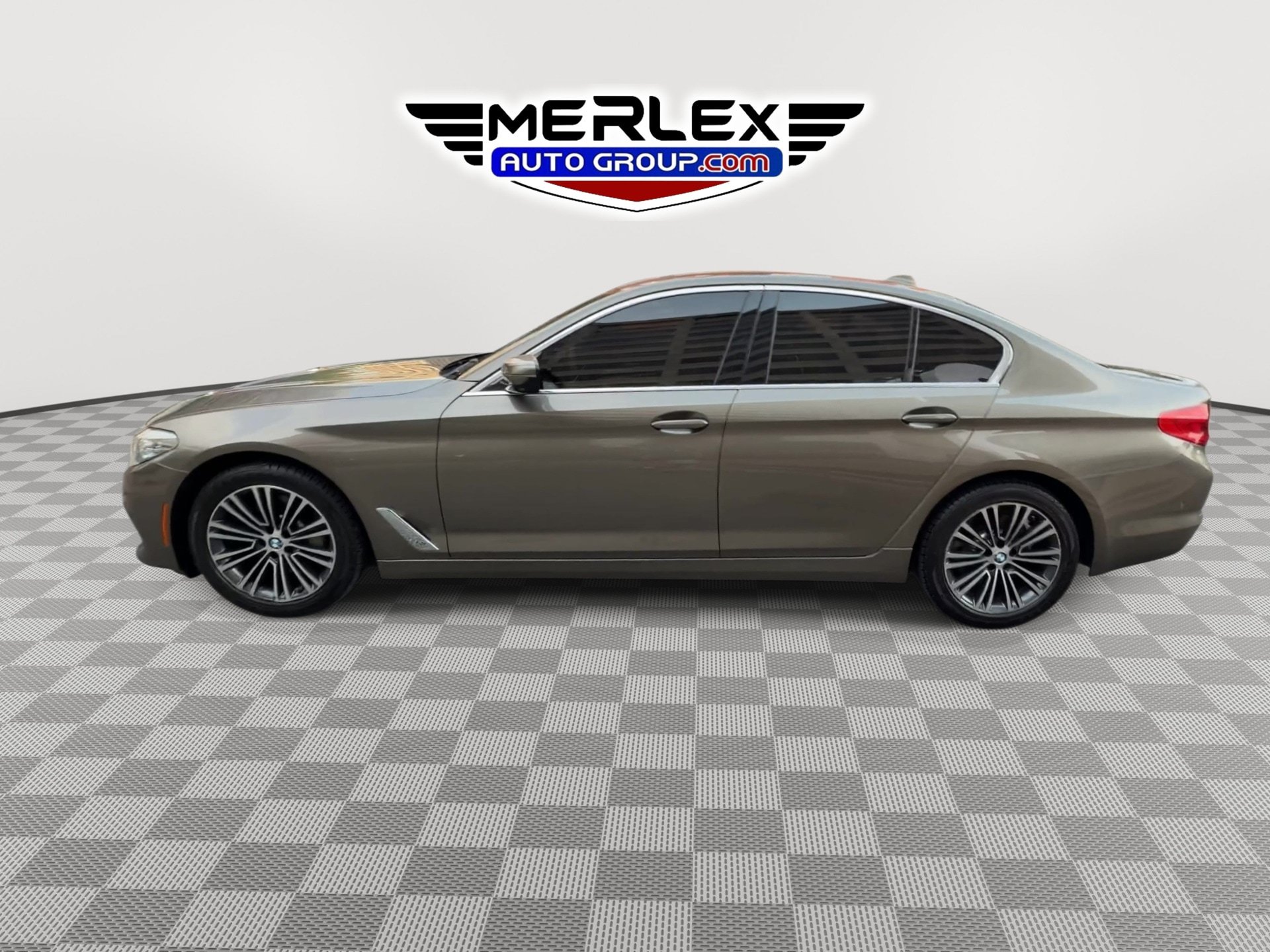 Used 2019 BMW 530i xDrive w/ Convenience Package AWD/4WD image 4