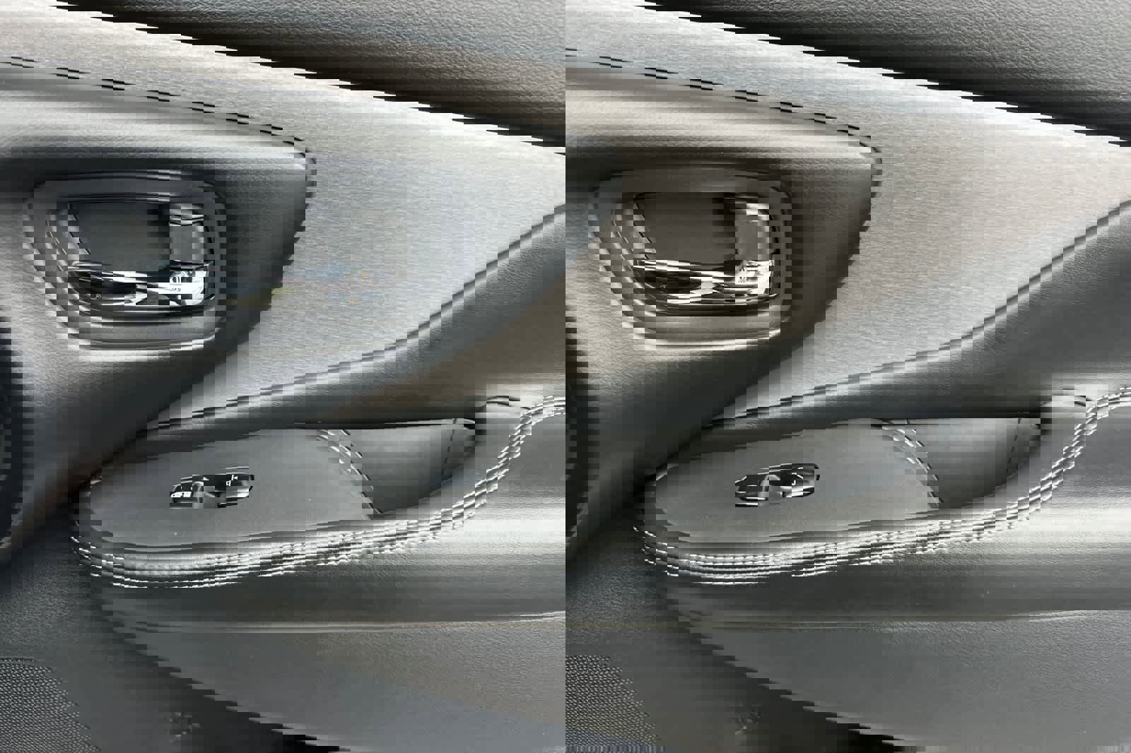 Used 2022 Nissan Murano SV w/ Cargo Package image 19