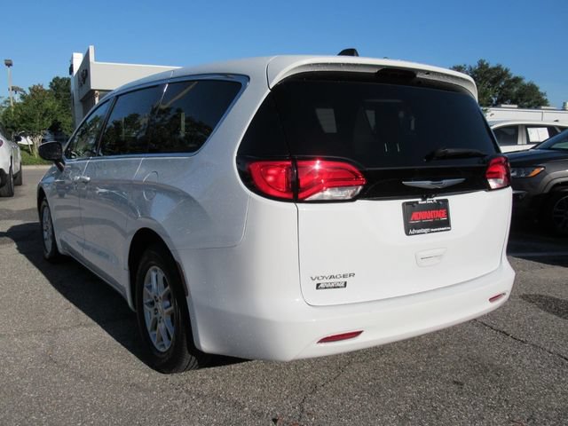 Certified 2023 Chrysler Voyager LX FWD image 5