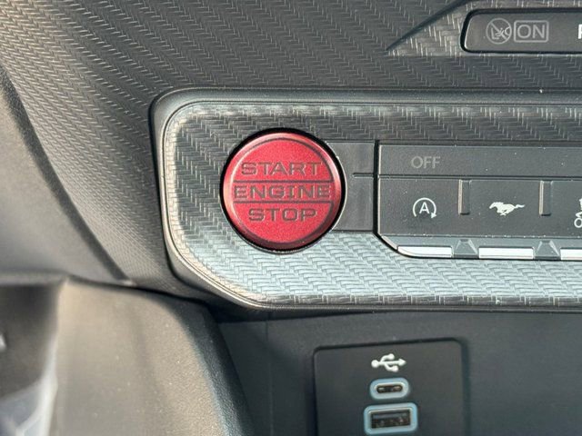 Used 2025 Ford Mustang Premium image 30