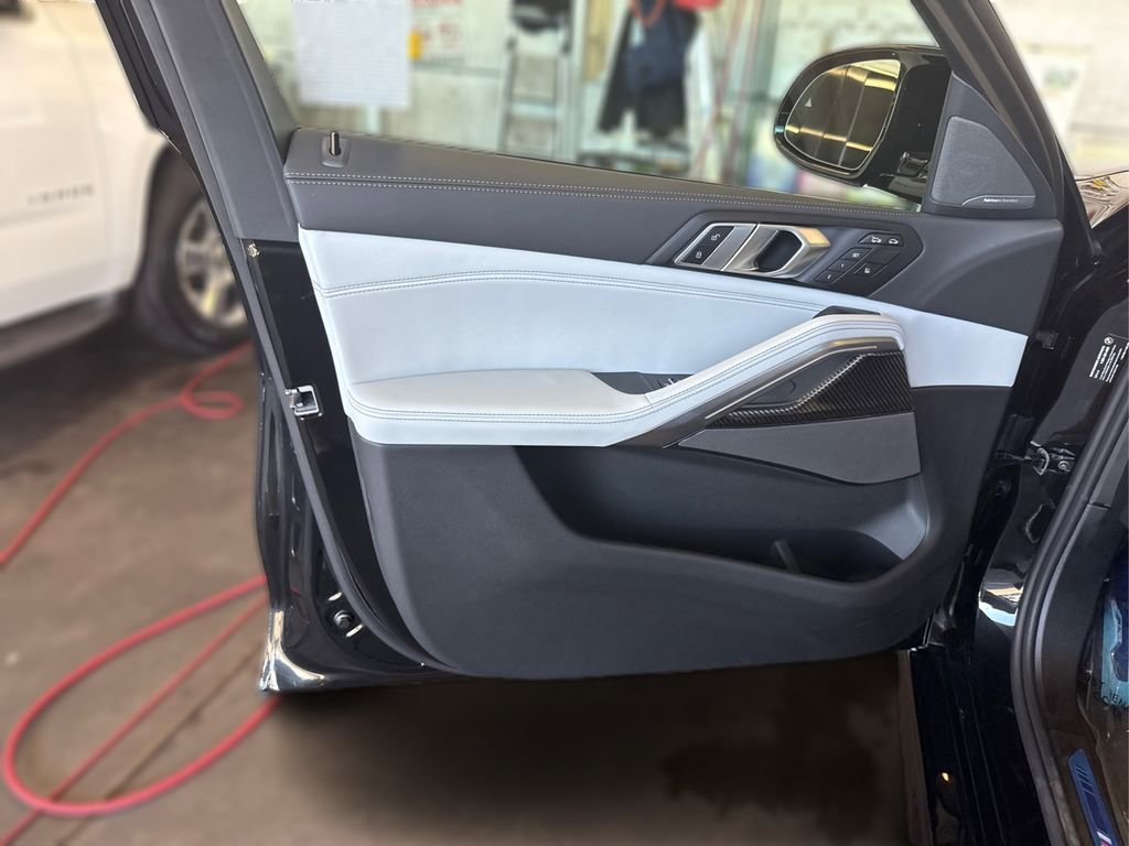 New 2026 BMW X6 M60i w/ Climate Comfort Package image 26