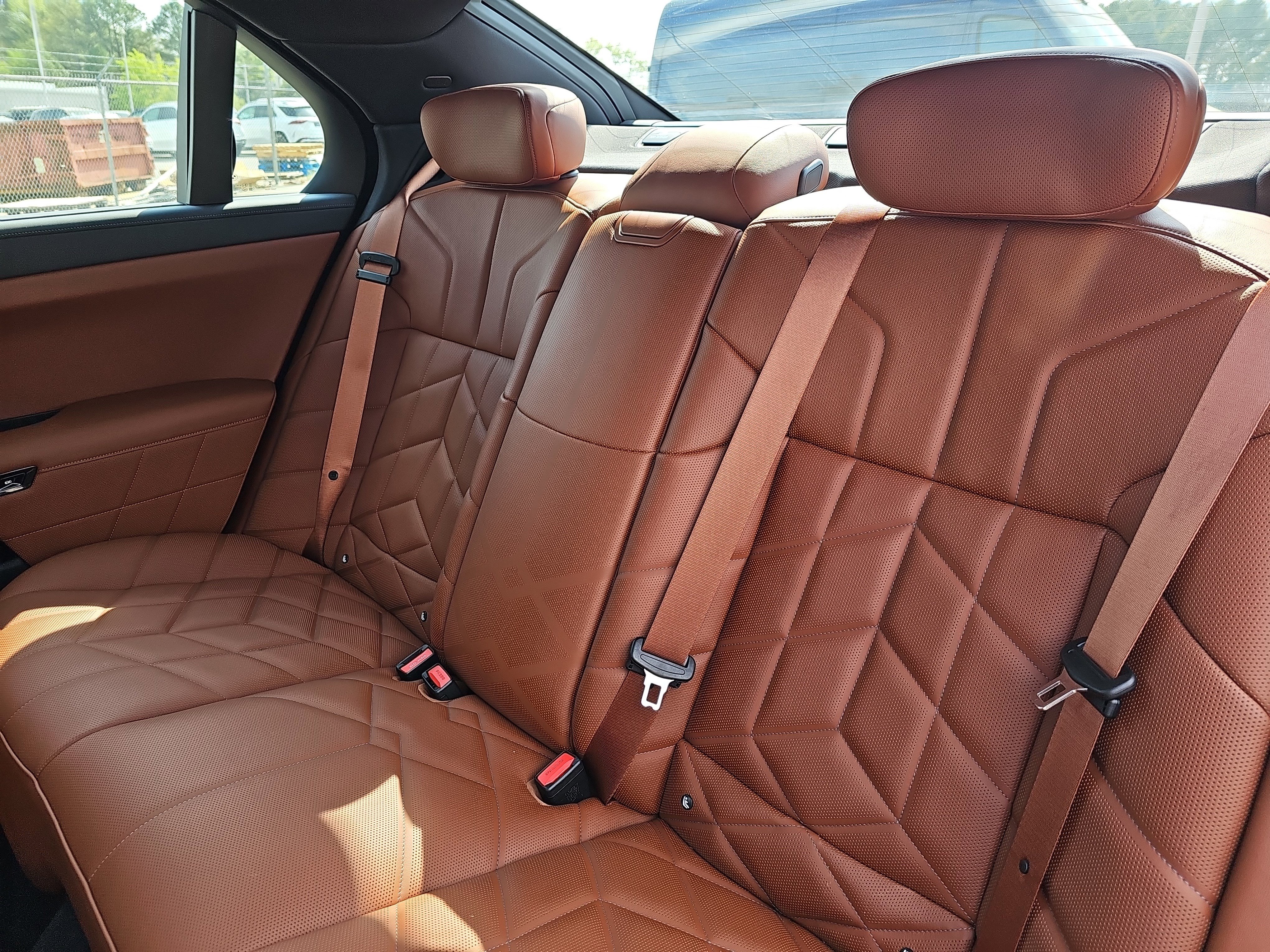 Certified 2025 BMW 750e xDrive image 16