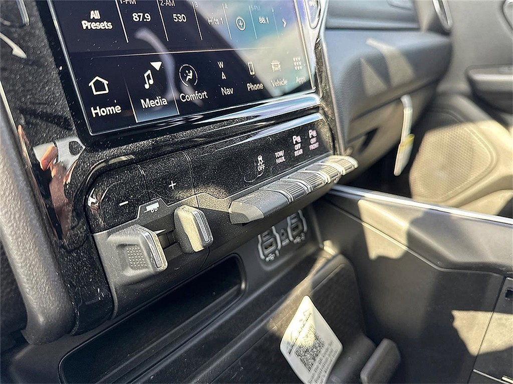 Used 2023 RAM 1500 Big Horn image 32