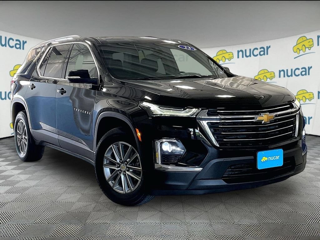 Used 2023 Chevrolet Traverse LT