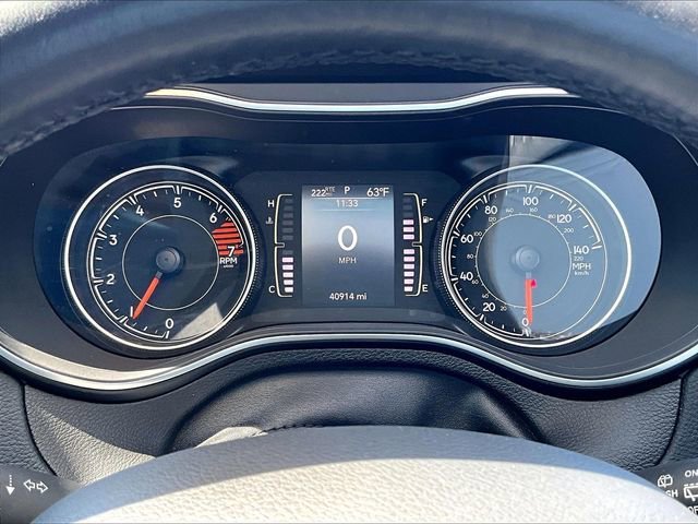 Used 2020 Jeep Cherokee Latitude Plus AWD/4WD image 3