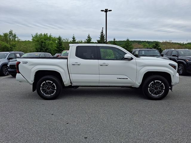 Certified 2025 Toyota Tacoma TRD Sport AWD/4WD image 7