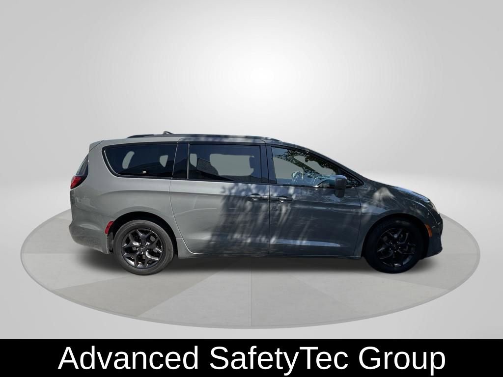 Used 2020 Chrysler Pacifica Touring-L Plus image 8