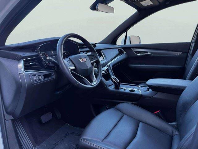 Used 2024 Cadillac XT6 Luxury w/ LPO, Floor Liner Package FWD image 17