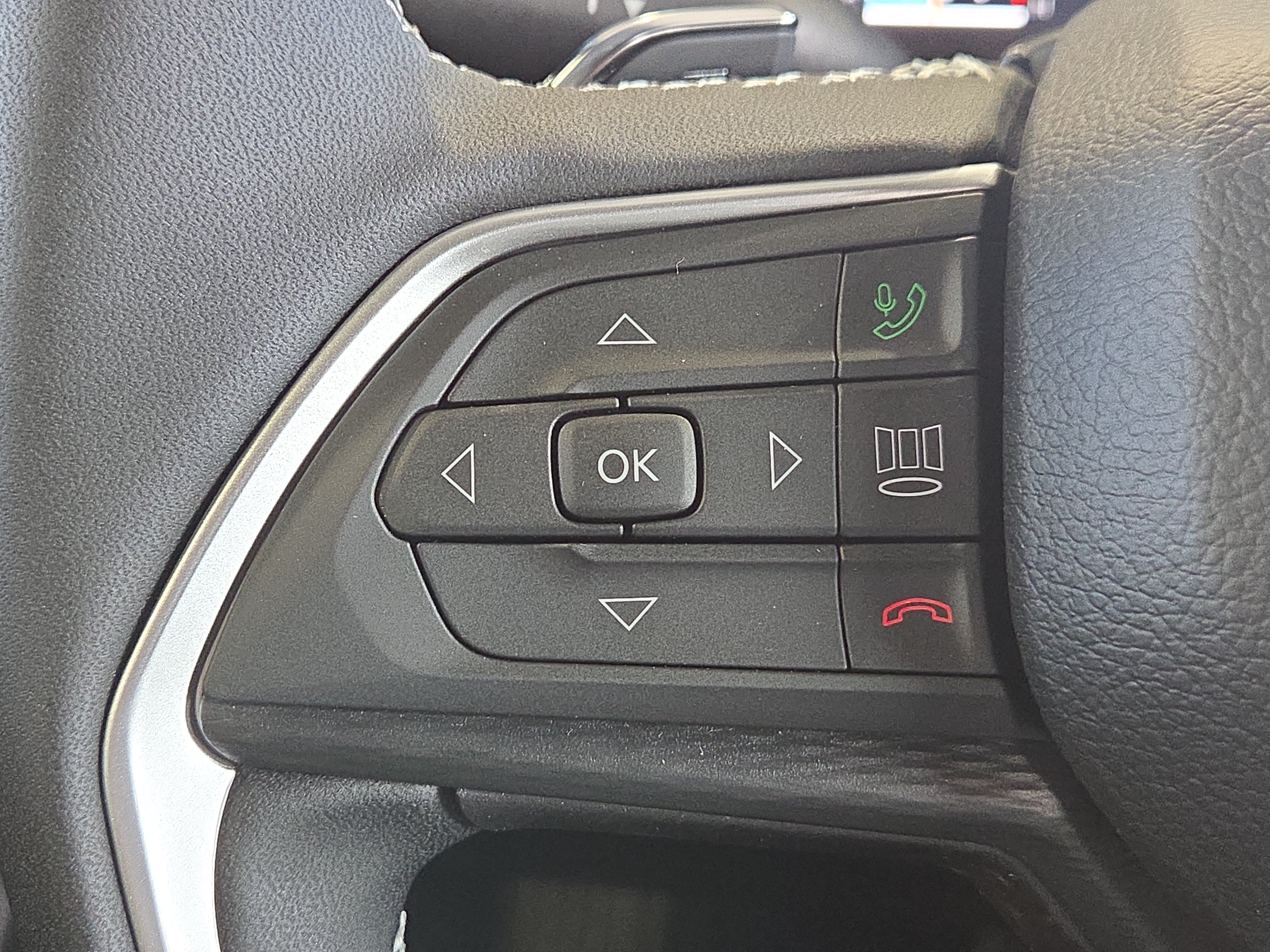 New 2025 Jeep Grand Cherokee L Altitude AWD/4WD image 28