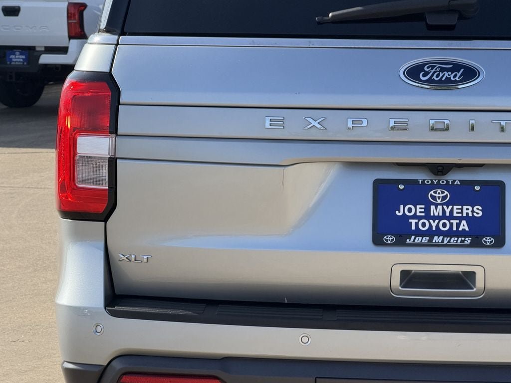 Used 2024 Ford Expedition XLT RWD image 10