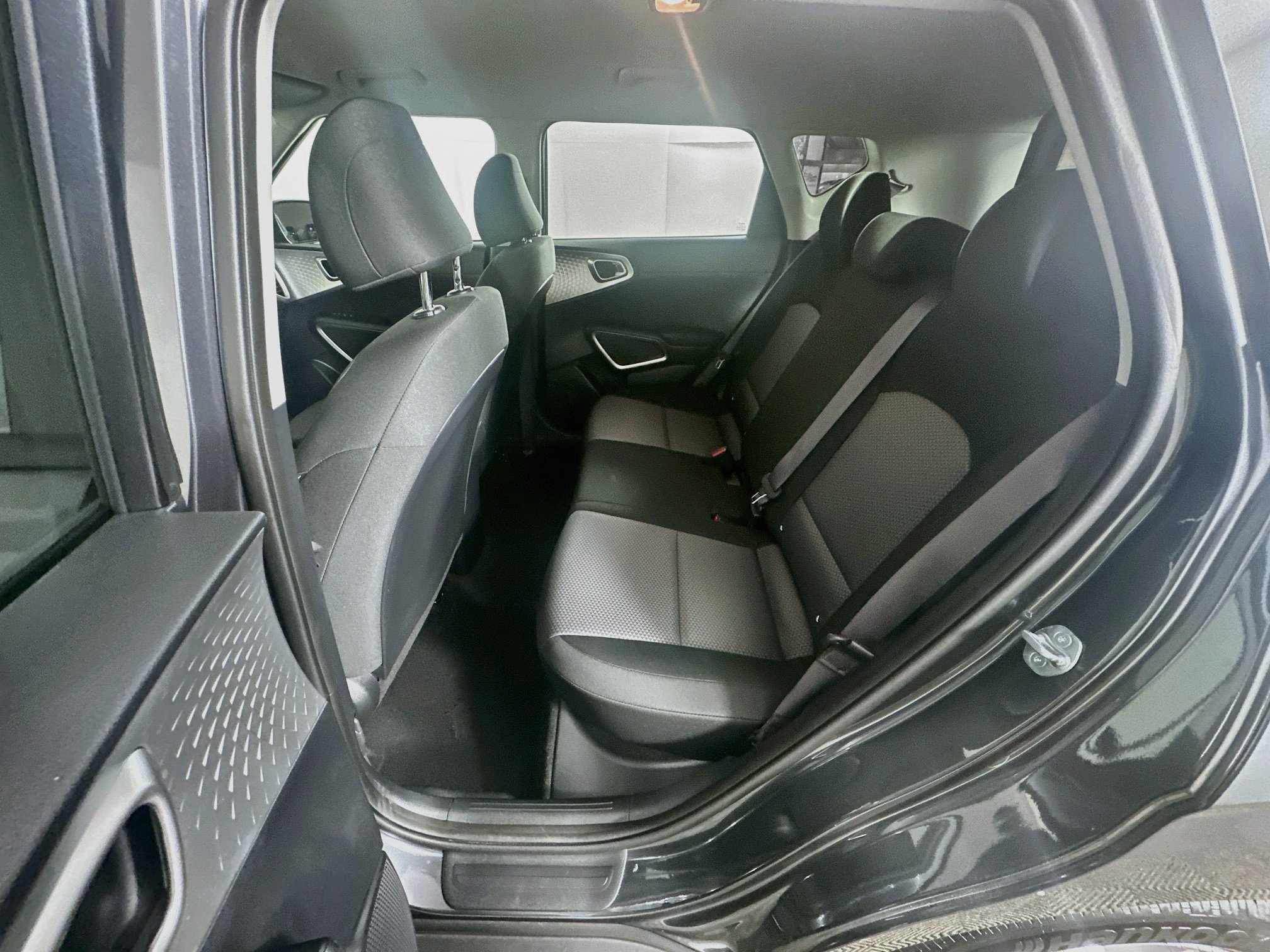 Used 2025 Kia Soul LX w/ LX Technology Package FWD image 26