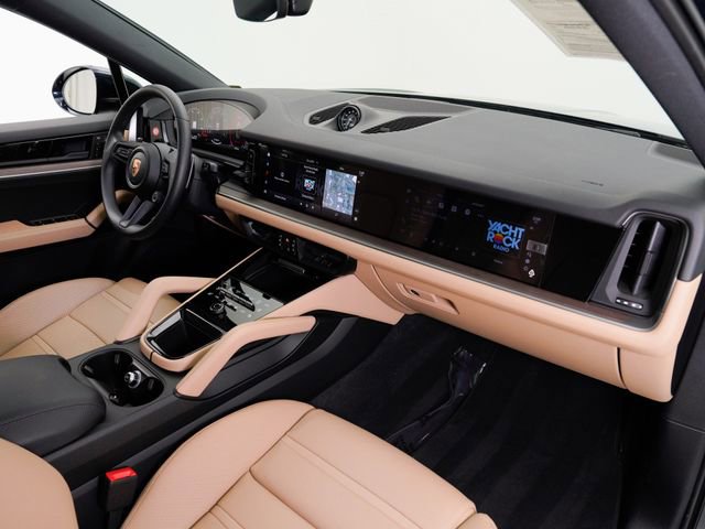 Certified 2025 Porsche Cayenne Coupe AWD/4WD image 24