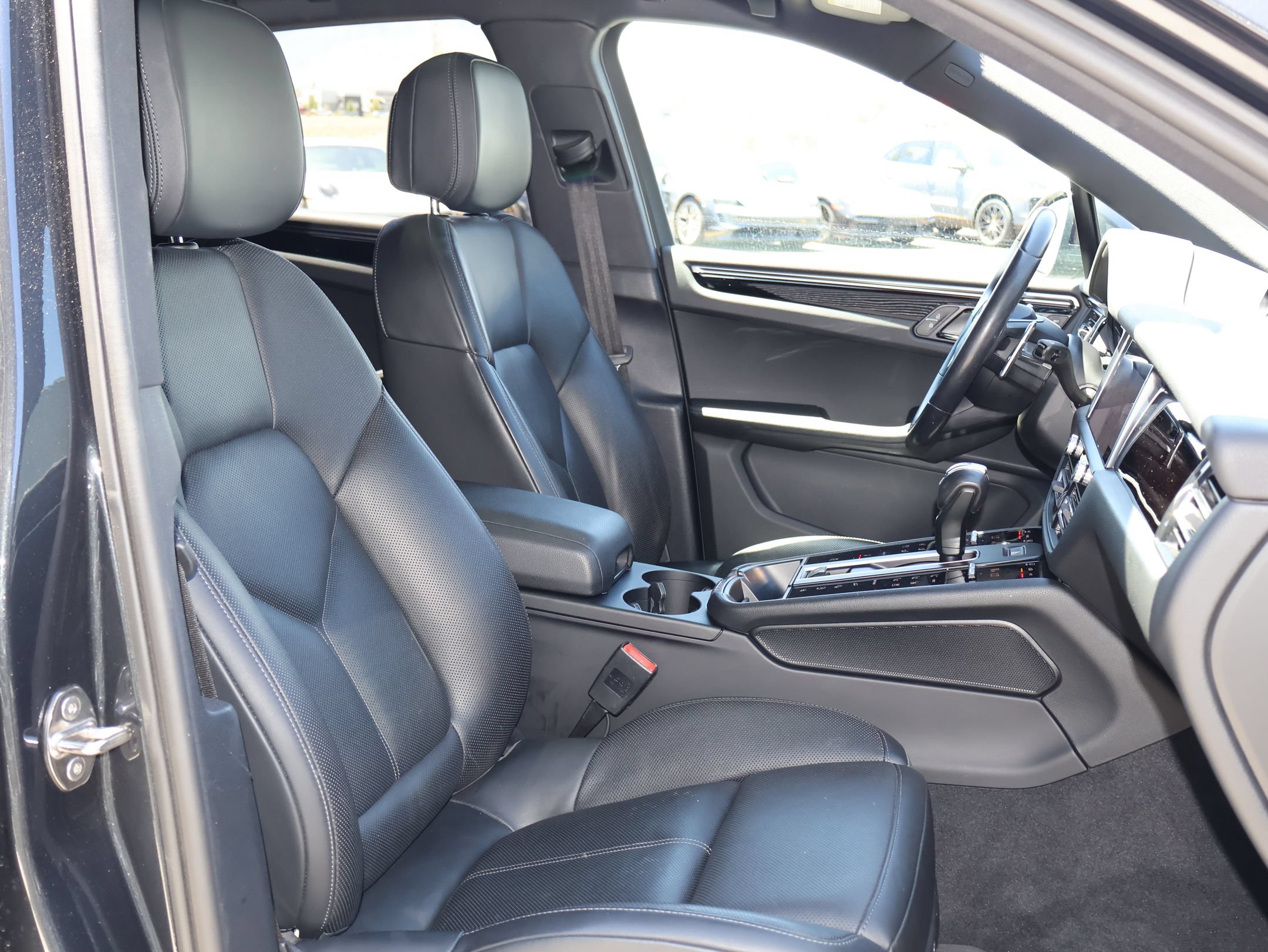 Used 2023 Porsche Macan S AWD/4WD image 51