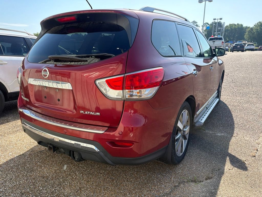 Used 2015 Nissan Pathfinder Platinum FWD image 3