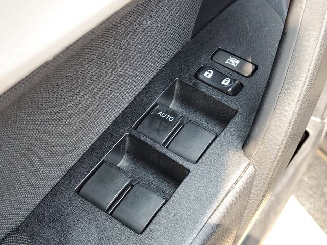 Used 2018 Toyota Corolla LE FWD image 9