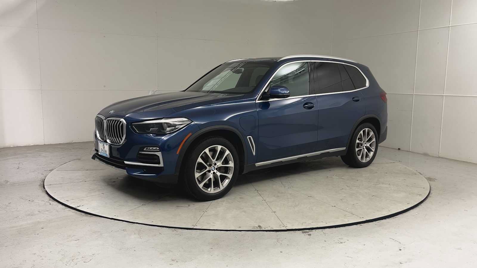Used 2021 BMW X5 xDrive45e w/ Parking Assistance Package AWD/4WD image 5
