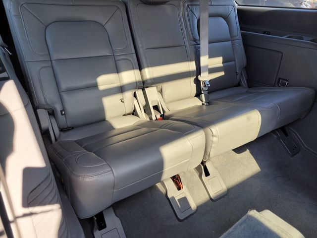 Used 2020 Lincoln Navigator Reserve w/ Luxury Package image 16