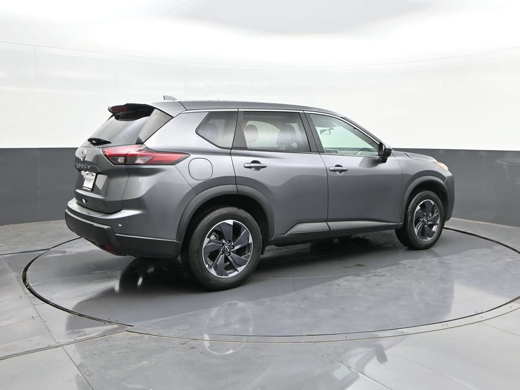 Used 2025 Nissan Rogue SV FWD image 14
