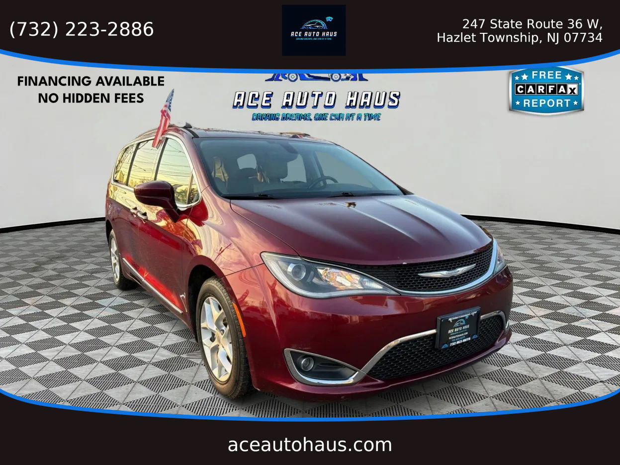 Used 2017 Chrysler Pacifica Touring-L w/ Tire & Wheel Group
