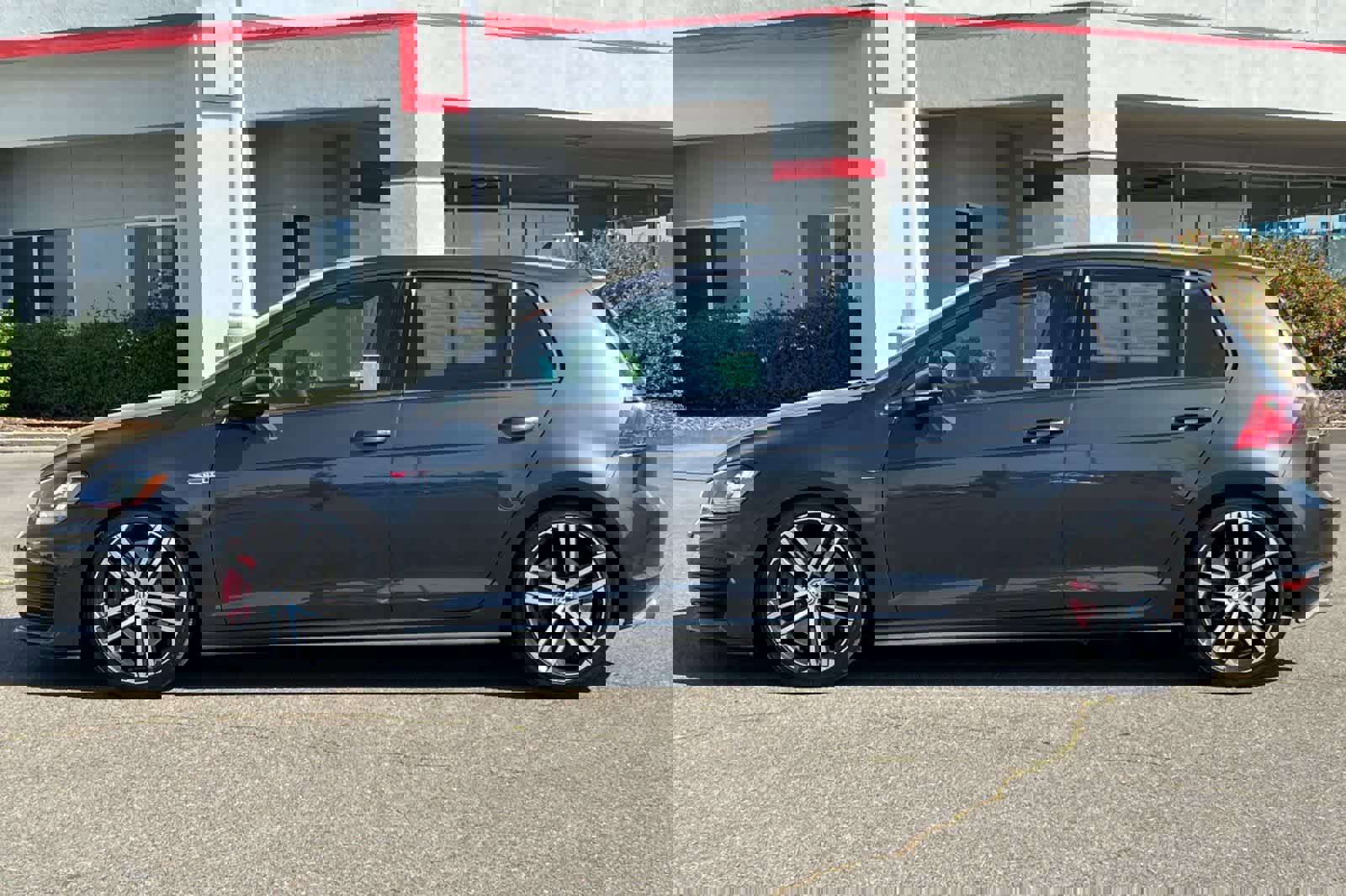 Used 2017 Volkswagen GTI Sport image 9