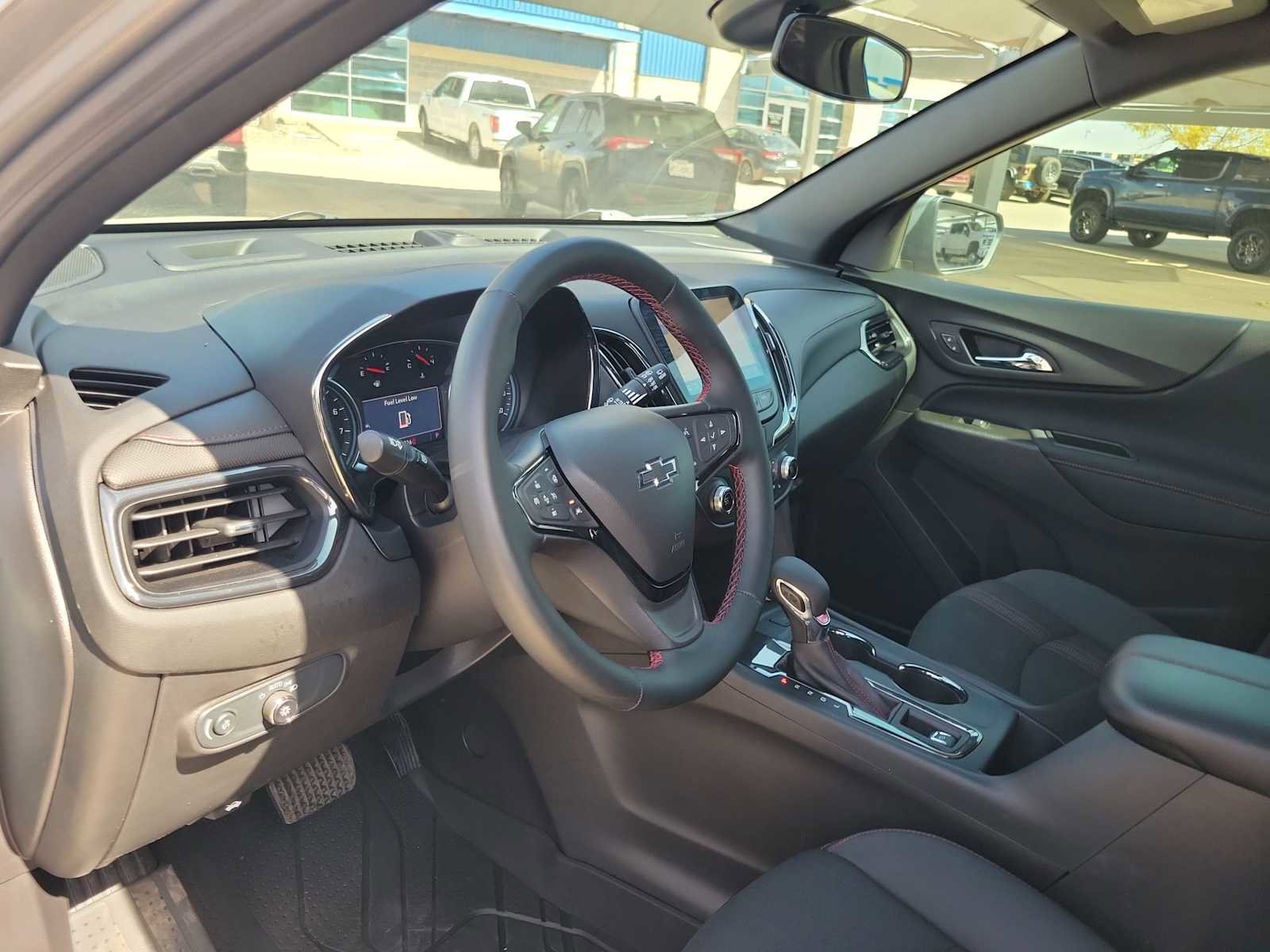 Used 2024 Chevrolet Equinox RS image 2