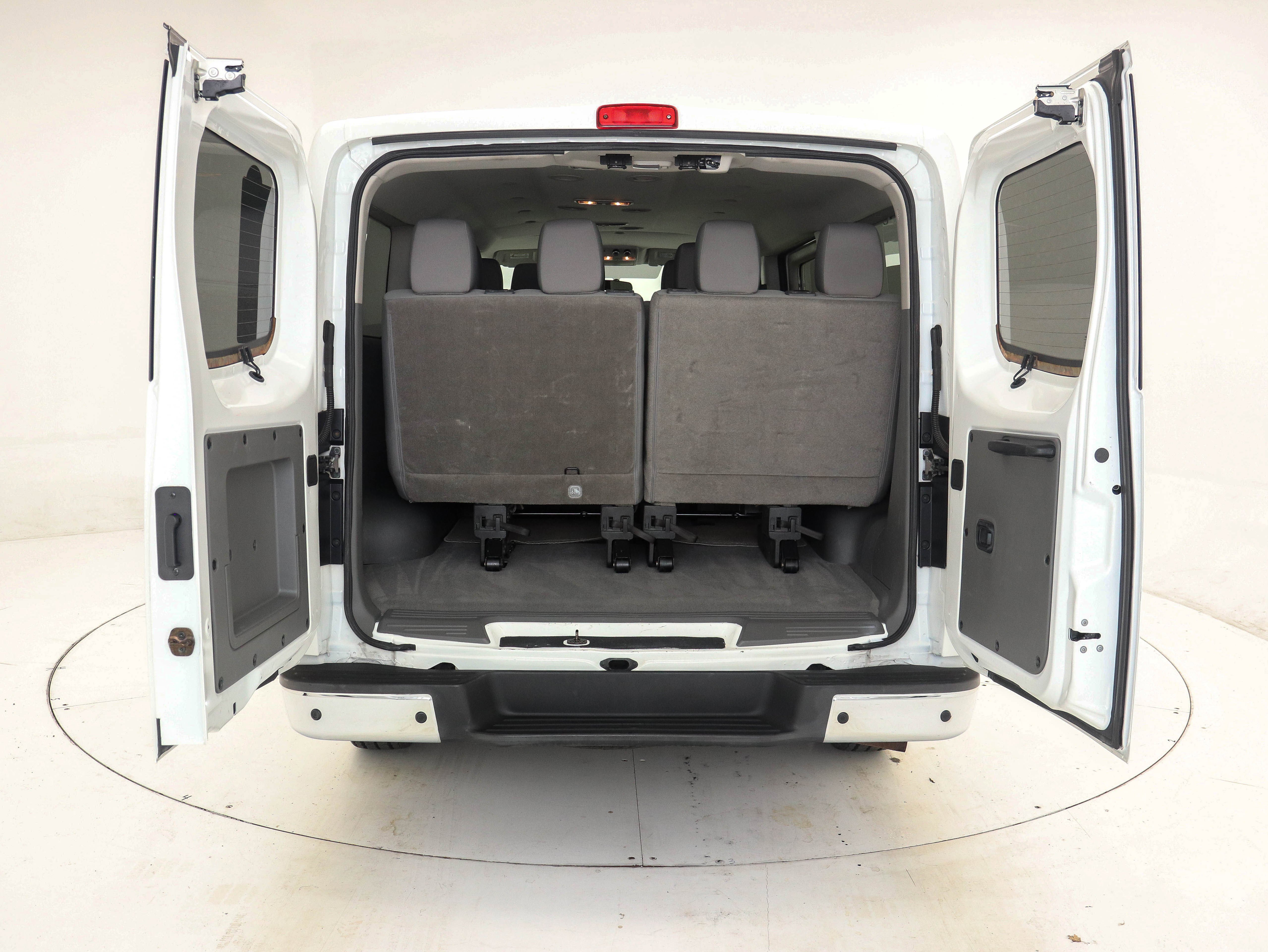 Used 2019 Nissan NV 3500 SV image 10