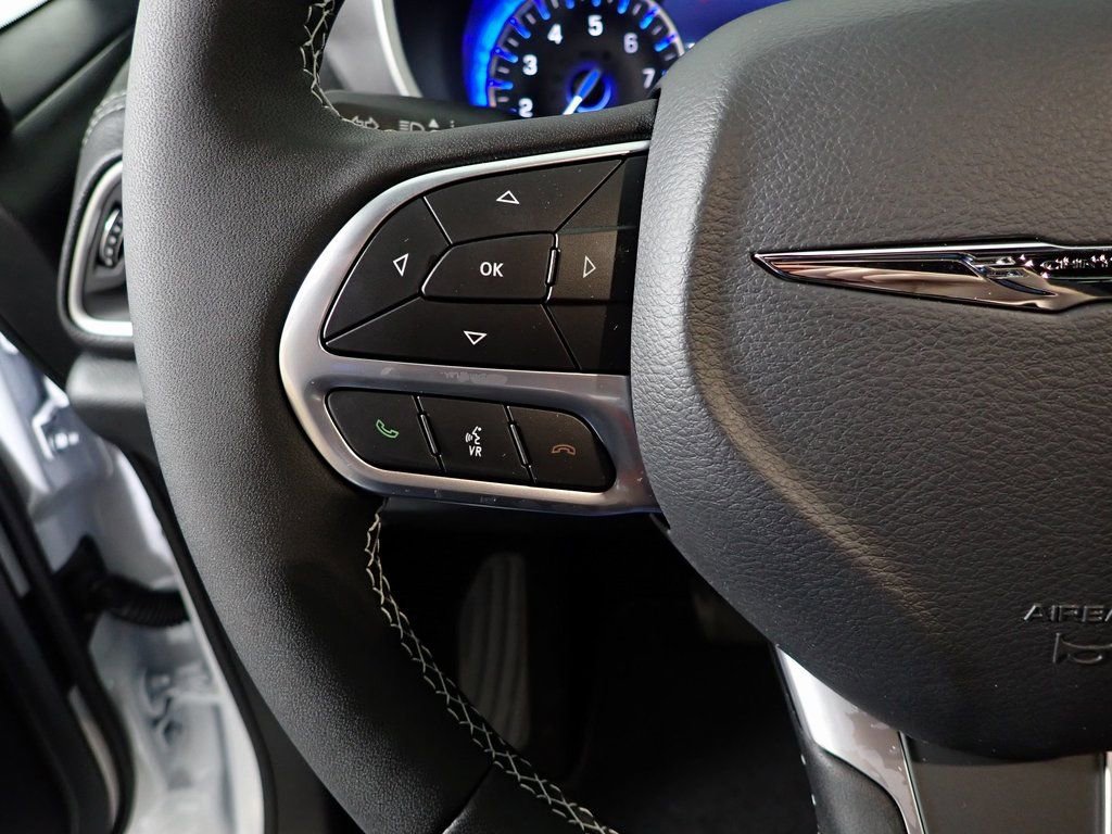 New 2026 Chrysler Pacifica Select FWD image 25
