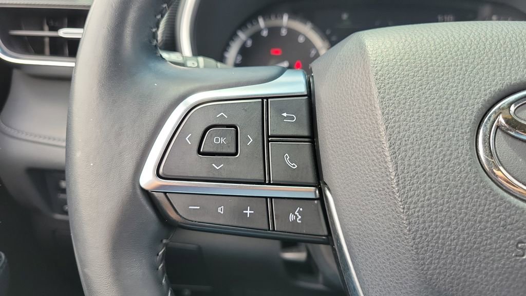 Used 2021 Toyota Highlander XSE image 21