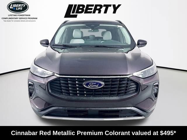 Used 2023 Ford Escape SE image 2