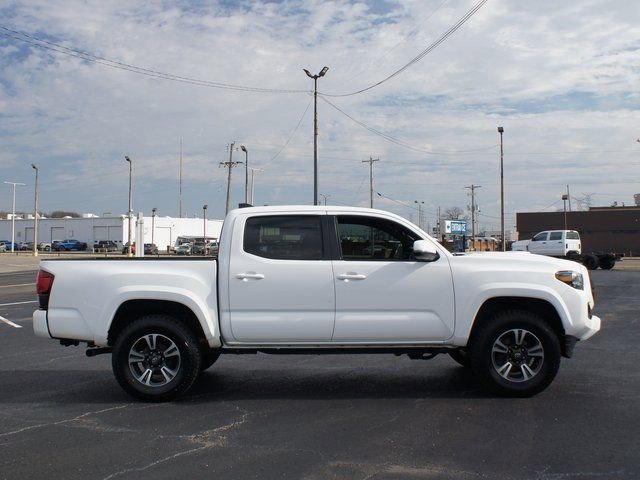 Used 2020 Toyota Tacoma TRD Sport w/ Technology Package image 17