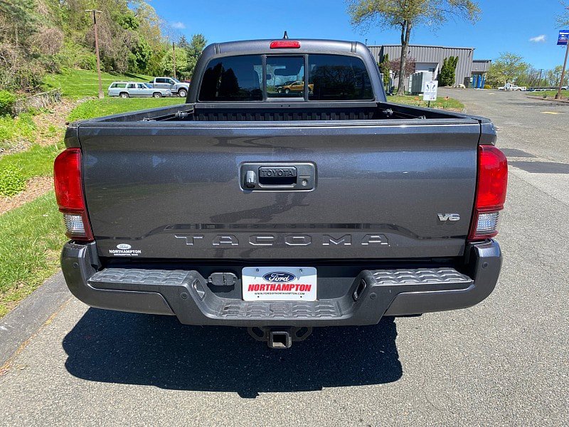 Used 2019 Toyota Tacoma TRD Sport w/ Technology Package AWD/4WD image 8