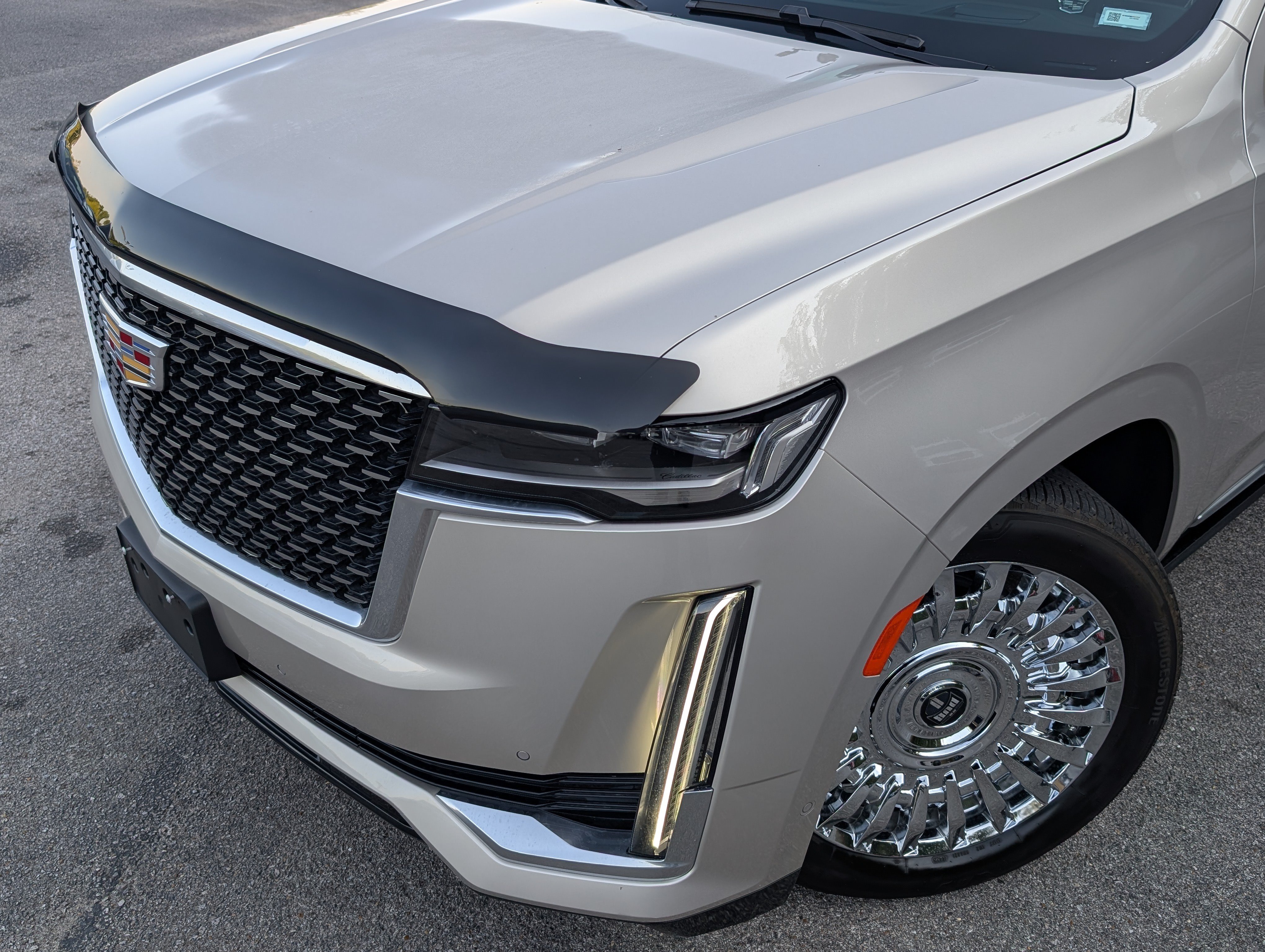 Used 2023 Cadillac Escalade Premium Luxury w/ Performance Package RWD image 13